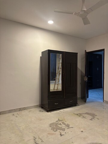 Room in 3 BHK Builder Floor at Greater Kailash ii – for Rent