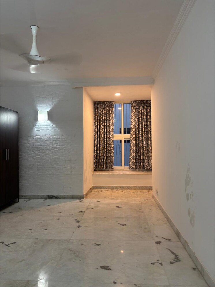 Living Room, greater kailash ii 3 Bedroom 300 Sq.Yd. Builder Floor In Greater Kailash ii Delhi 9302270