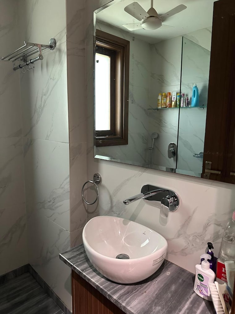 Other, shivalik colony 3 Bedroom 1850 Sq.Ft. Builder Floor In Shivalik Colony Delhi 9302274