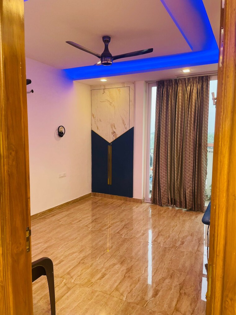 Bedroom, parklands 3 Bedroom 250 Sq.Yd. Builder Floor In Sector 85 Faridabad 9302277
