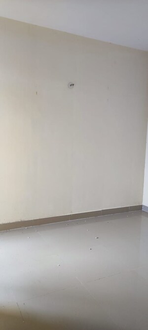 Room in 2 BHK Apartment at Conscient Habitat 78, Sector 78 – for Sale