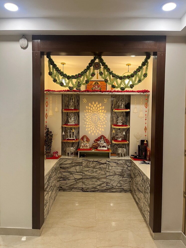 Bedroom, bptp-park-central 5 Bedroom 500 Sq.Yd. Builder Floor In Sector 85 Faridabad 9302285