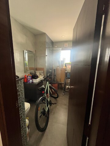 Parking in 5 BHK Builder Floor at BPTP Park Central, Sector 85 – for Sale