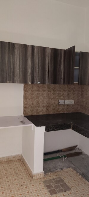 Furnished Amenities in 1 BHK Apartment at Zeta I Greater Noida – for Rent