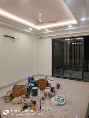 Living Room in 3 BHK Builder Floor at Sector 14 – for Rent