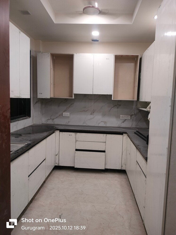 Kitchen, sector 14 3 Bedroom 2000 Sq.Ft. Builder Floor In Sector 14 Gurgaon 9302335