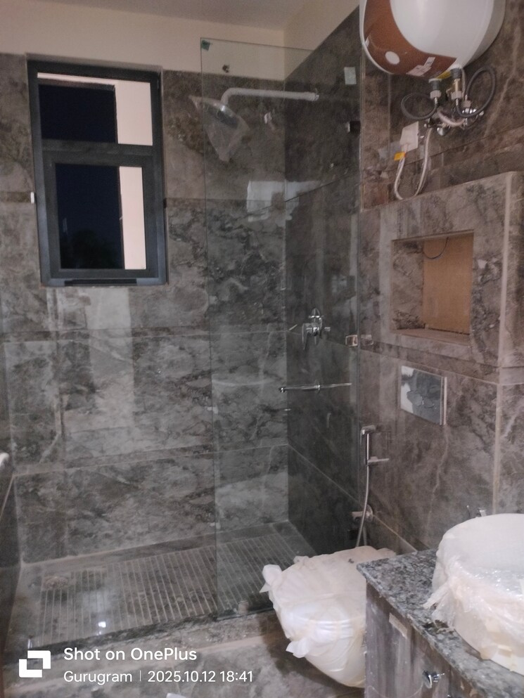 Bathroom, sector 14 3 Bedroom 2000 Sq.Ft. Builder Floor In Sector 14 Gurgaon 9302335