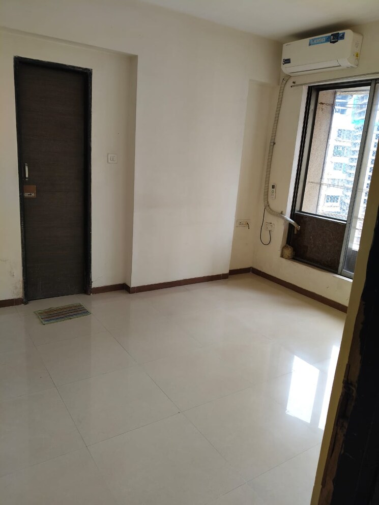 Master Bedroom, symphony-towers-kandivali-west 3 Bedroom 1350 Sq.Ft. Apartment In Kandivali West Mumbai 9302336