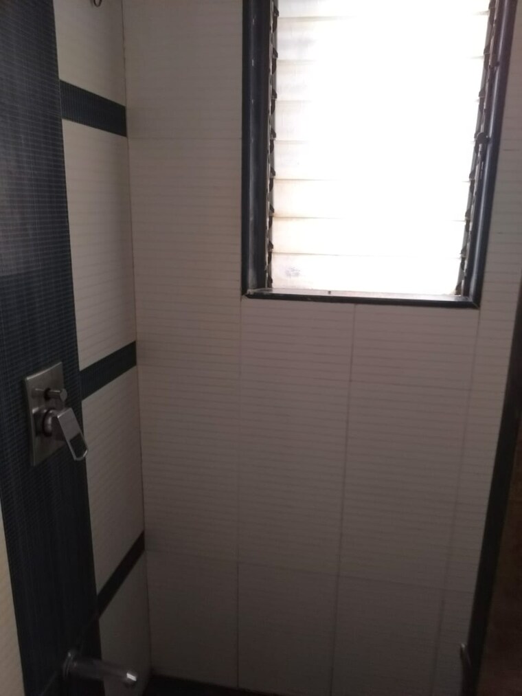 Bathroom, symphony-towers-kandivali-west 3 Bedroom 1350 Sq.Ft. Apartment In Kandivali West Mumbai 9302336