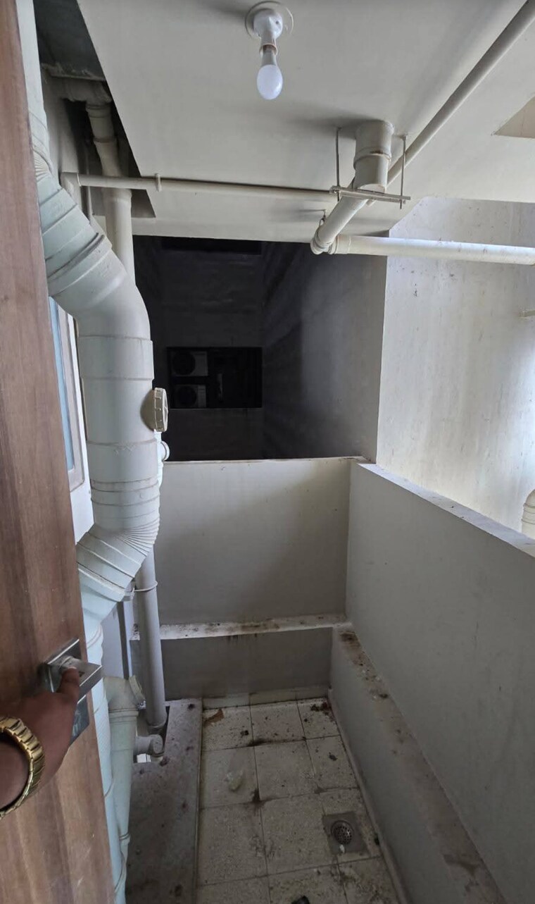 Bathroom, sheth-irene 2 Bedroom 676 Sq.Ft. Apartment In Malad West Mumbai 9302340