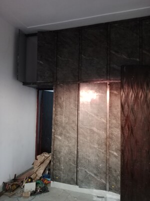 Room in 1.5 BHK Builder Floor at Sector 18 – for Rent