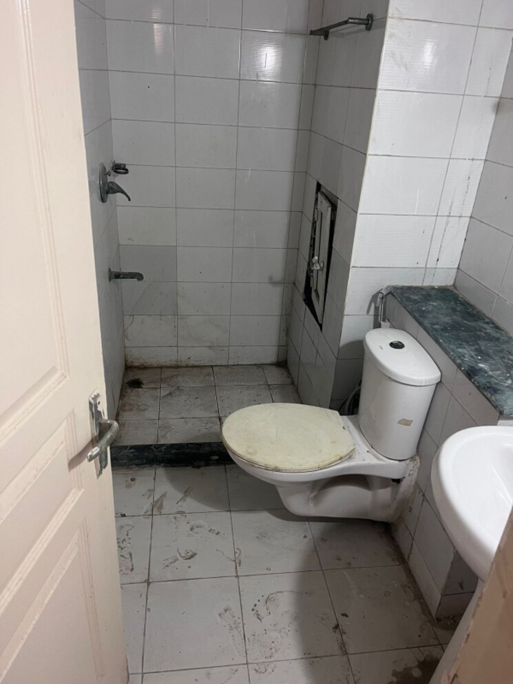 Bathroom, bptp-the-resort 3 Bedroom 1903 Sq.Ft. Apartment In Sector 75 Faridabad 9302367