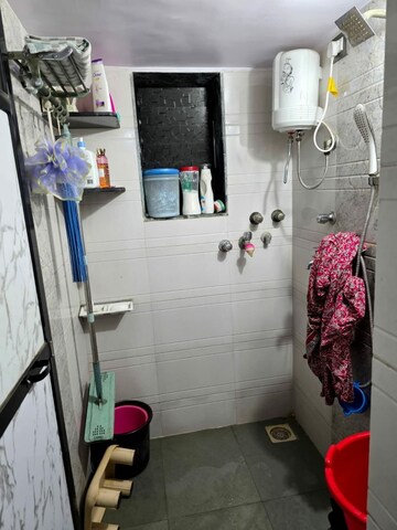 Bathroom in 1 BHK Apartment at Dombivli East – for Rent