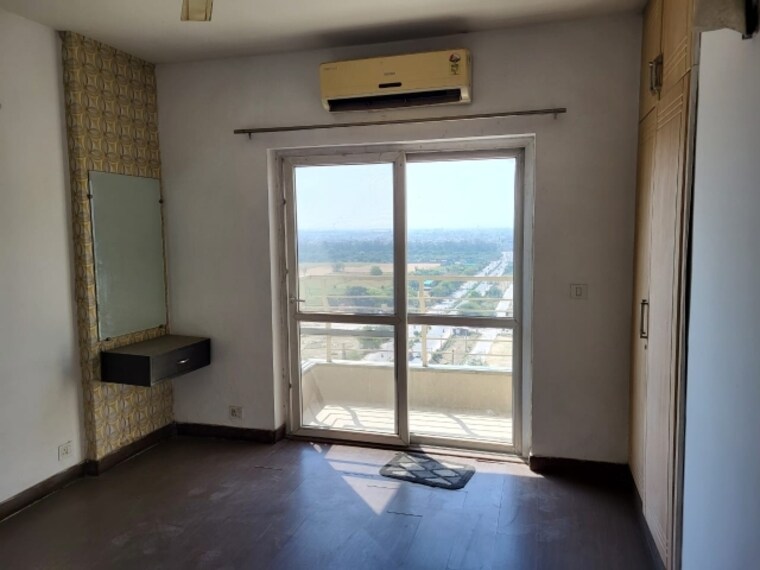 Room, bptp-the-resort 3 Bedroom 2019 Sq.Ft. Apartment In Sector 75 Faridabad 9302380