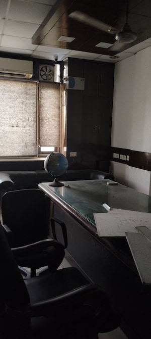 Team Area in  Office Space at Vardhman Star Shop Mall, Sector 19 – for Rent