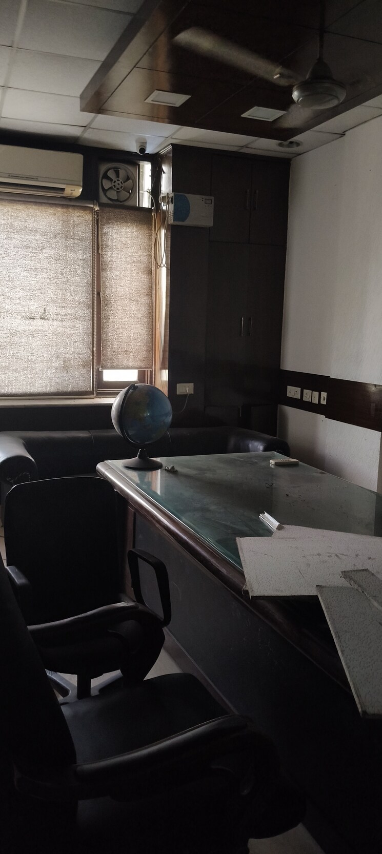 Team Area, vardhman-star-shop-mall Commercial Office Space 2000 Sq.Ft. In Sector 19 Faridabad 9302394