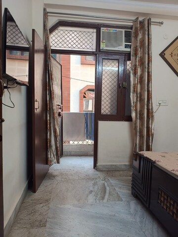 Room in 2.5 BHK Builder Floor at Pandav Nagar – for Sale