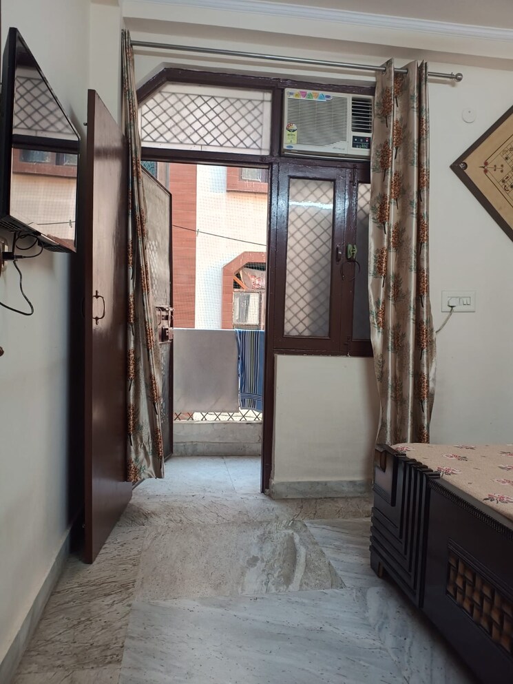Room, pandav nagar 2.5 Bedroom 520 Sq.Ft. Builder Floor In Pandav Nagar Delhi 9302410