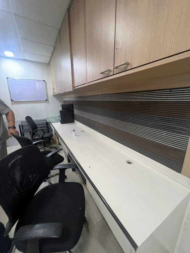 Team Area, akshar-business-park Commercial Office Space 800 Sq.Ft. In Vashi Sector 19f Navi Mumbai 9302417