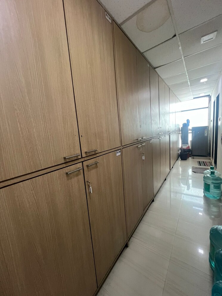 Balcony, akshar-business-park Commercial Office Space 800 Sq.Ft. In Vashi Sector 19f Navi Mumbai 9302417