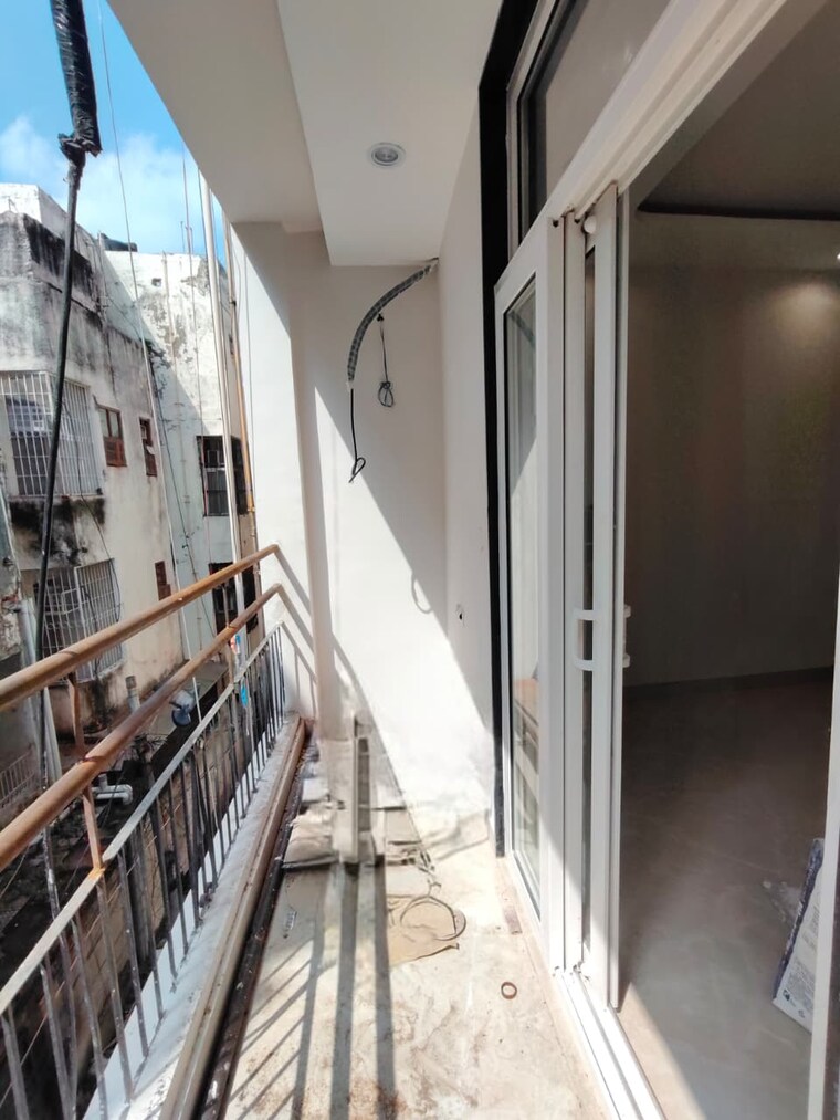 Balcony, east of kailash 3 Bedroom 1125 Sq.Ft. Builder Floor In East Of Kailash Delhi 9302444