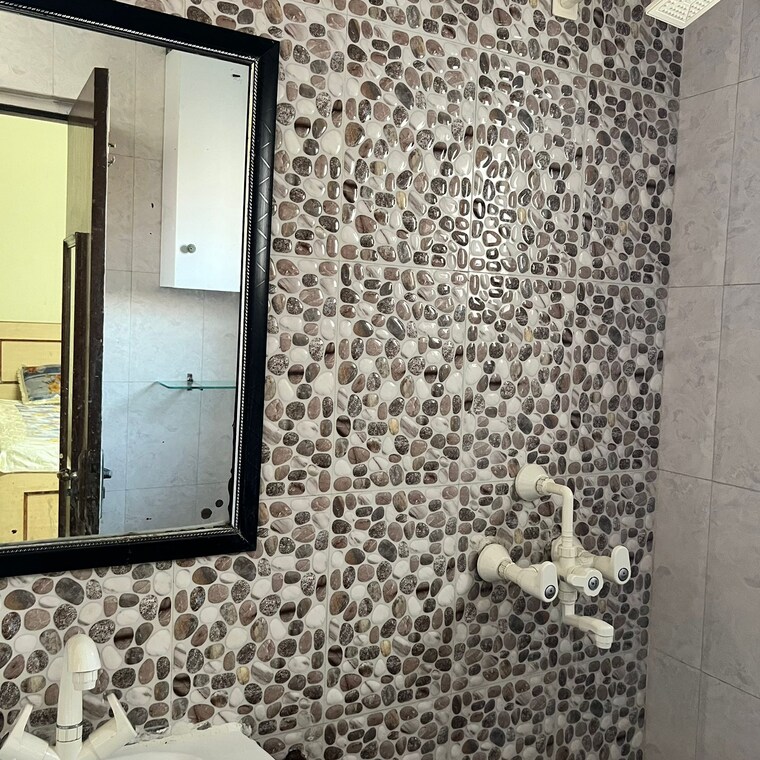 Bathroom, parsvnath-prestige 3 Bedroom 2750 Sq.Ft. Apartment In Sector 93a Noida 9302465