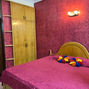 Furnished Amenities in 3 BHK Apartment at Parsvnath Prestige, Sector 93a – for Rent