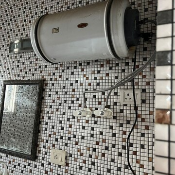 Bathroom in 3 BHK Apartment at Parsvnath Prestige, Sector 93a – for Rent