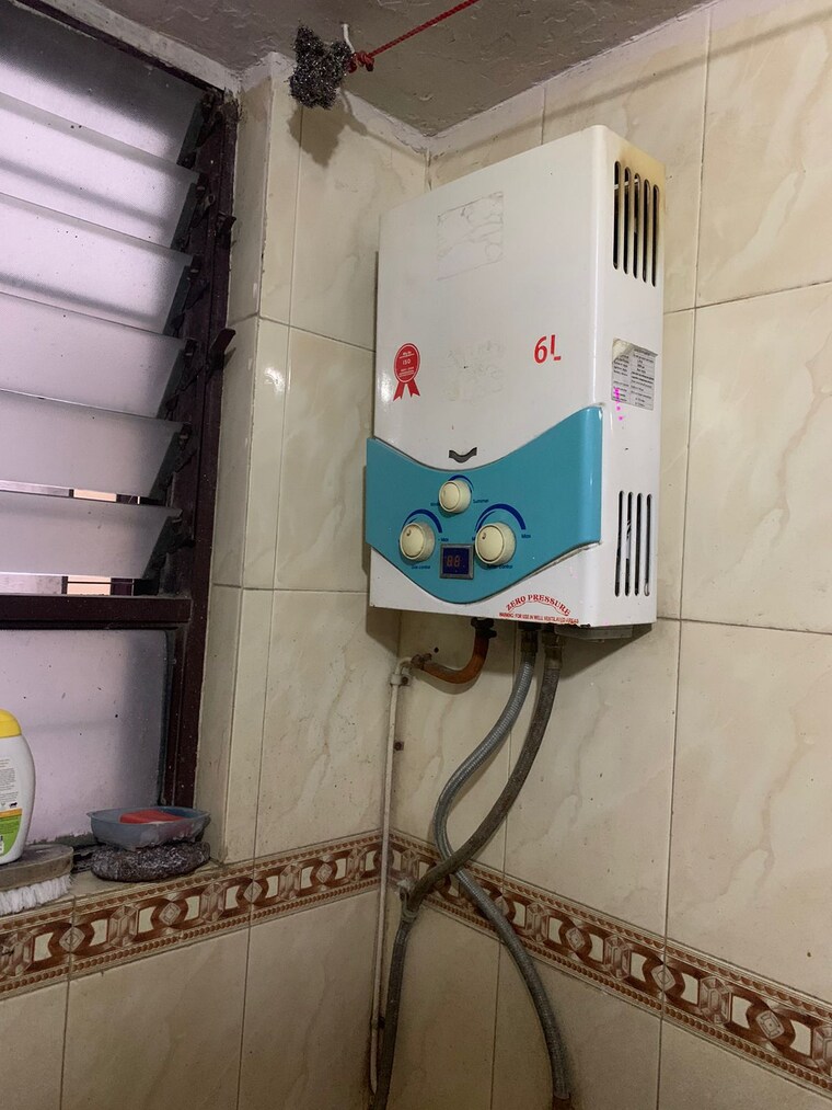 Bathroom, kumar-mahatma-society 1 Bedroom 660 Sq.Ft. Apartment In Kothrud Pune 9302464