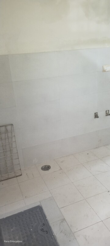 Bathroom in 2 BHK Builder Floor at Ansal Palam Triangle, Palam Vihar Extension – for Rent