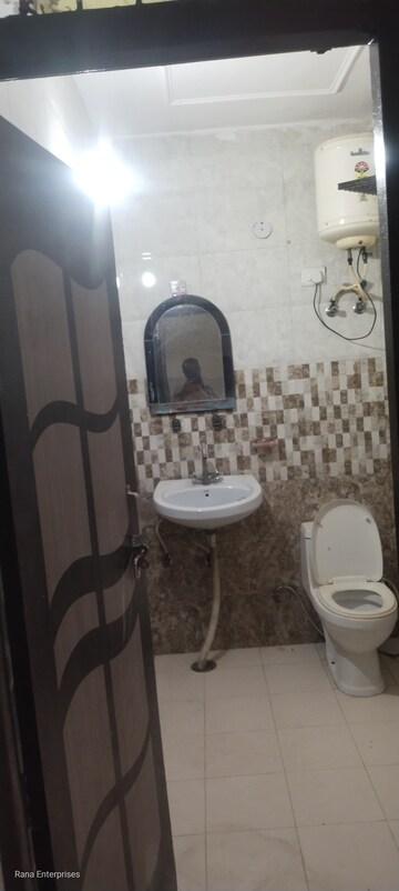 Bathroom in 2 BHK Builder Floor at Ansal Palam Triangle, Palam Vihar Extension – for Rent