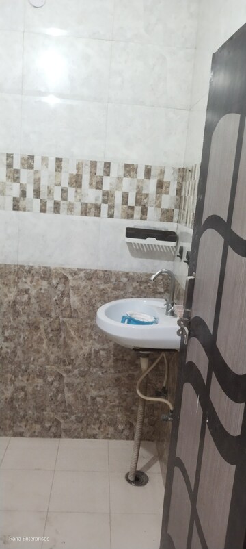 Bathroom in 2 BHK Builder Floor at Ansal Palam Triangle, Palam Vihar Extension – for Rent