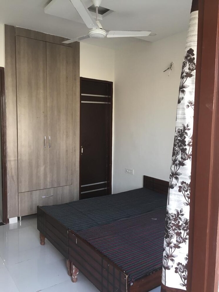 Bedroom, silver-city-extention 3 Bedroom 1600 Sq.Ft. Apartment In Vip Road Zirakpur 9302565