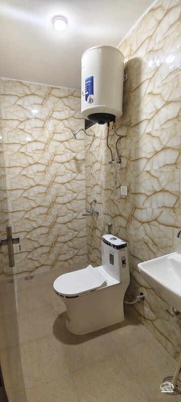 Bathroom in 1 BHK Builder Floor at Sector 24 – for Rent
