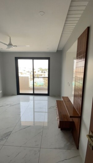 Room in 3 BHK Builder Floor at Sector 4 – for Sale