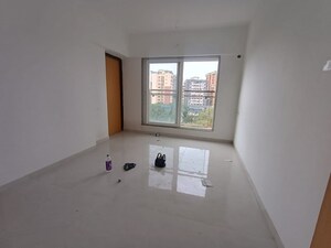 Room in 3 BHK Apartment at Vaibhavlaxmi Queens Avenue, Chembur – for Rent