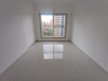 Room in 3 BHK Apartment at Vaibhavlaxmi Queens Avenue, Chembur – for Rent
