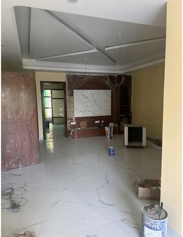 Parking in 3 BHK Builder Floor at RWA Apartments, Sector 31 – for Rent
