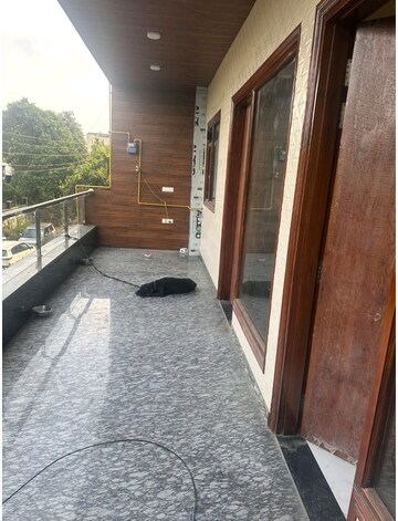 Balcony in 3 BHK Builder Floor at RWA Apartments, Sector 31 – for Rent