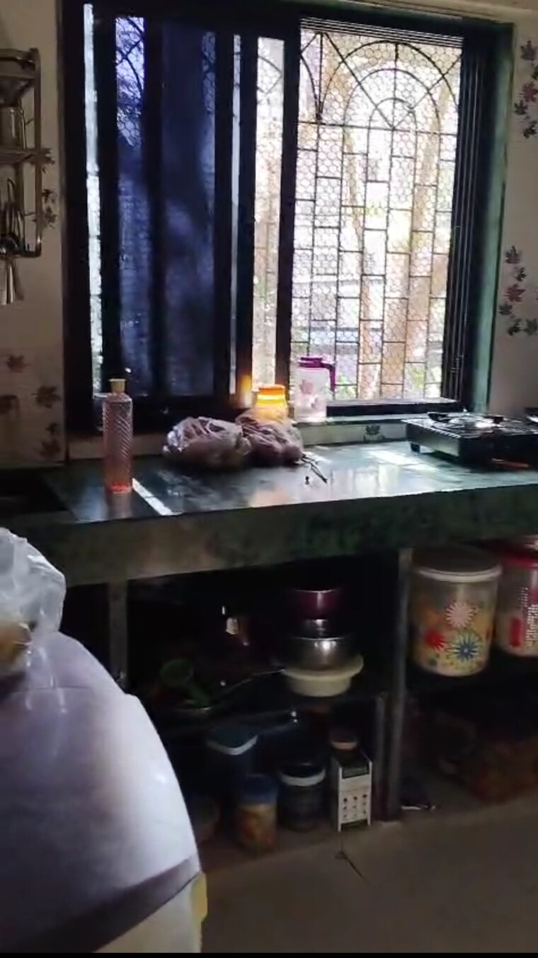 Living Room, mulund east 1 RK 300 Sq.Ft. Apartment In Mulund East Mumbai 9302604