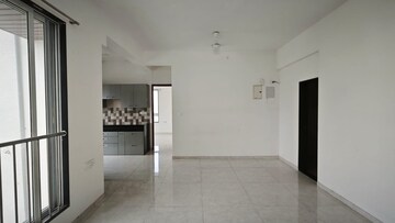 Room in 2 BHK Apartment at Heritage Solitaire, Chembur – for Rent