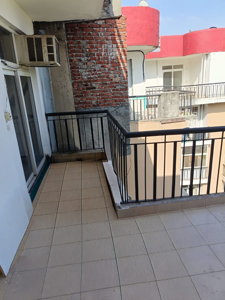Balcony, amrapali-zodiac 5 Bedroom 2175 Sq.Ft. Penthouse In Sector 120 Noida 9302637
