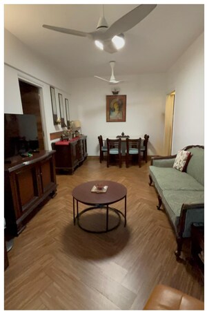 2 BHK Apartment For Rent in Express Apartment, Yari Road