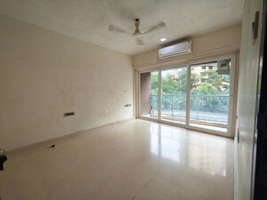 Room in 3 BHK Apartment at RNA Continental, Chembur – for Rent