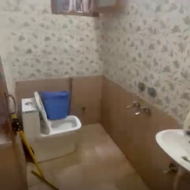 Bathroom, lajpat nagar ii 1 RK 300 Sq.Ft. Builder Floor In Lajpat Nagar ii Delhi 9302652