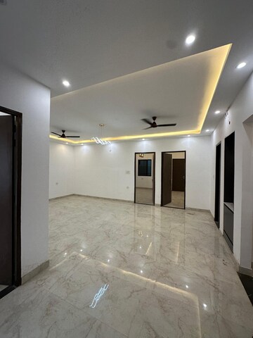 Room in 3 BHK Builder Floor at Swaran Jayanti Puram – for Sale