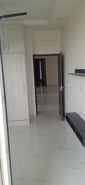 Building Lobby in 4 BHK Apartment at Ram Shanti Apartment, Sector 52 – for Rent
