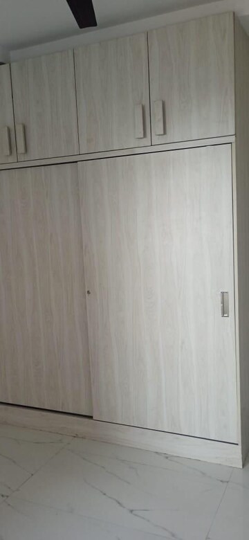 Furnished Amenities in 4 BHK Apartment at Ram Shanti Apartment, Sector 52 – for Rent