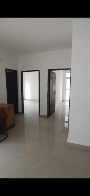 Room in 2 BHK Apartment at Lakshya Height II, Sushant Golf City – for Rent