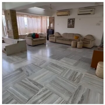 Living Room in 4 BHK Apartment at Mamta Apartment Andheri, Andheri West – for Rent